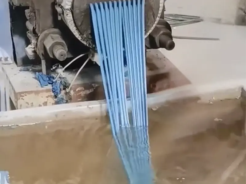 Water - cooled strand pelletizing