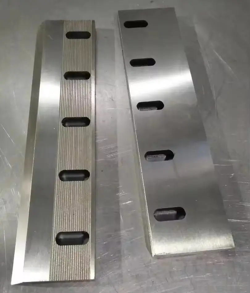 Plastic food film cutting blade